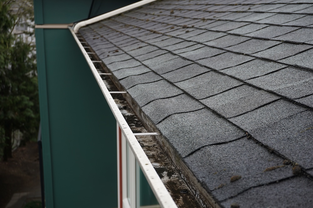 Signs You Need Vancouver Roofing Contractors for Repairs